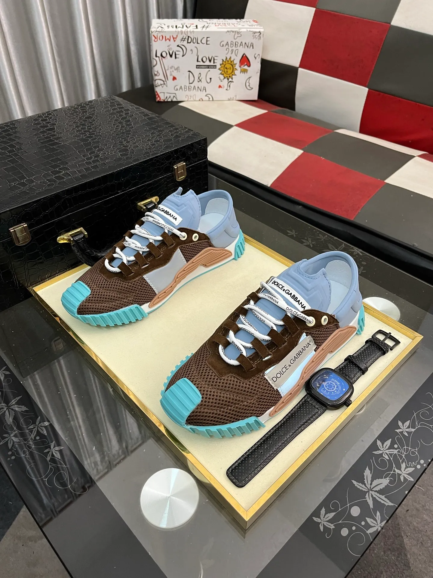 Men's shoes 💰440⌚️⌚️DG's latest popular 🔥🔥casual shoes, the tongue has the brand's iconic details, and the combination of silk cowhide and cow suede enhances the style. Fashionable and versatile, it can complement any look. Create an exquisite design with unique dynamic vitality and modern atmosphere, showing modern elegance. Size: 35-46
